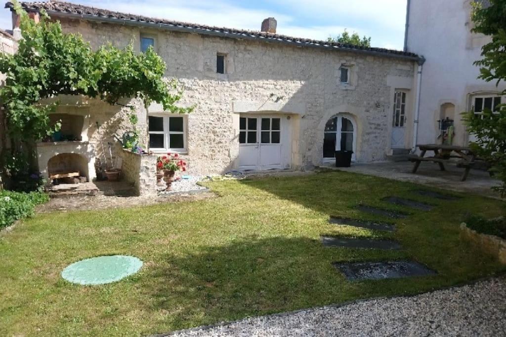 Maison De Charme Le Vieux Rivail Rivedoux-Plage Exterior foto